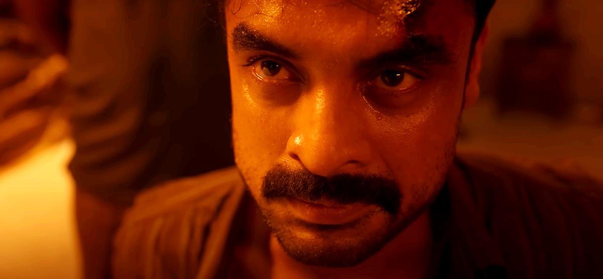 'నరివెట్టా'లో టోవినో థామస్. 'నరివెట్టా'లో టోవినో థామస్.